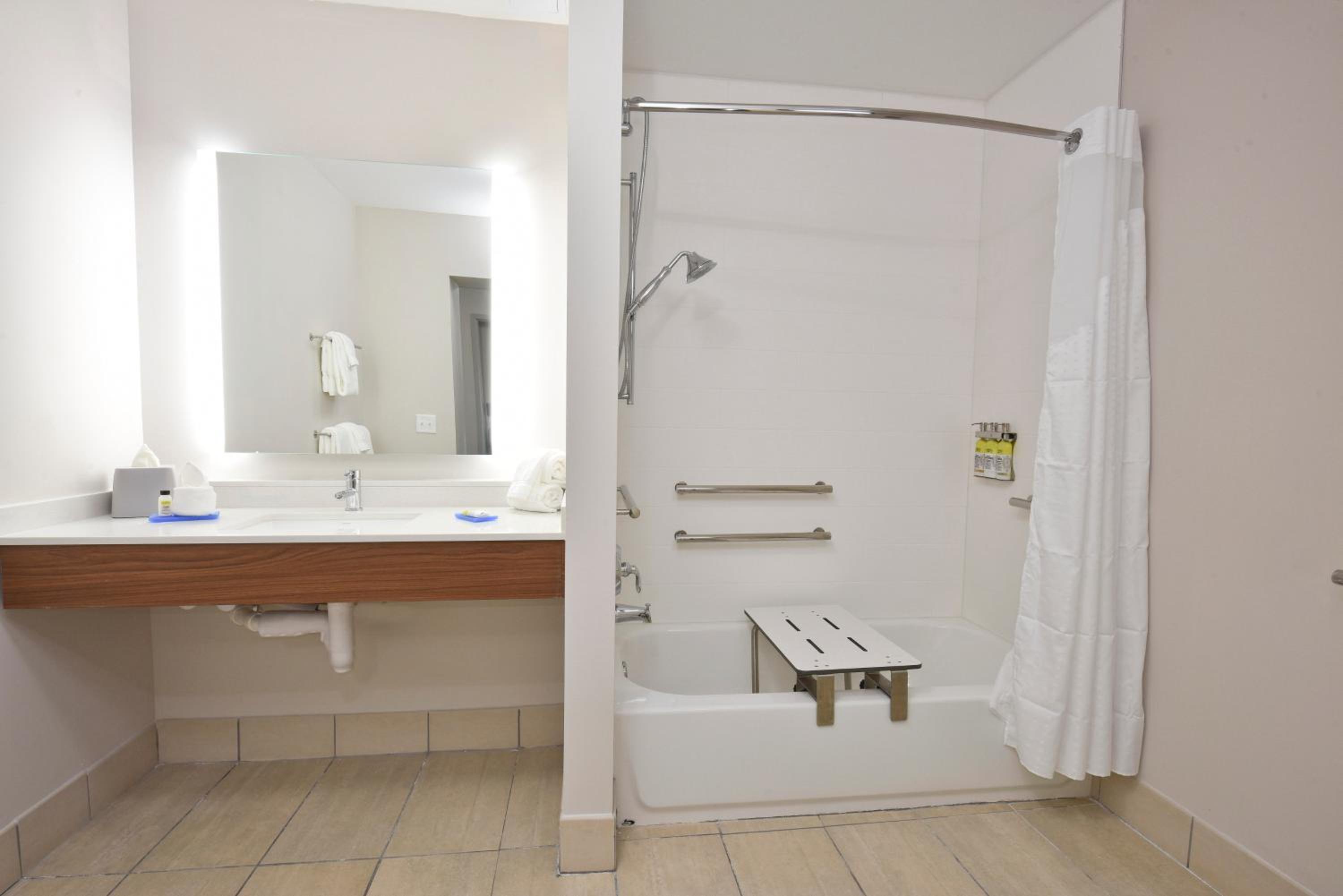 holiday inn express and suites orlando lake nona area