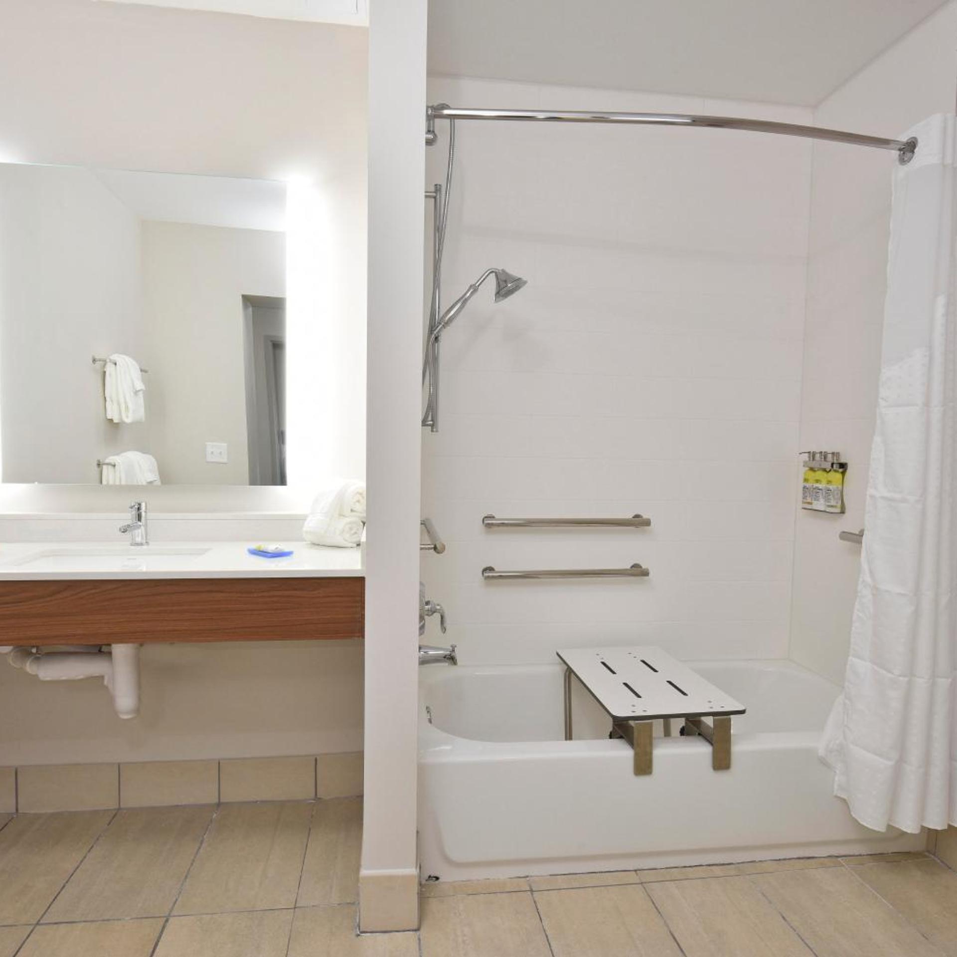 holiday inn express and suites orlando lake nona area