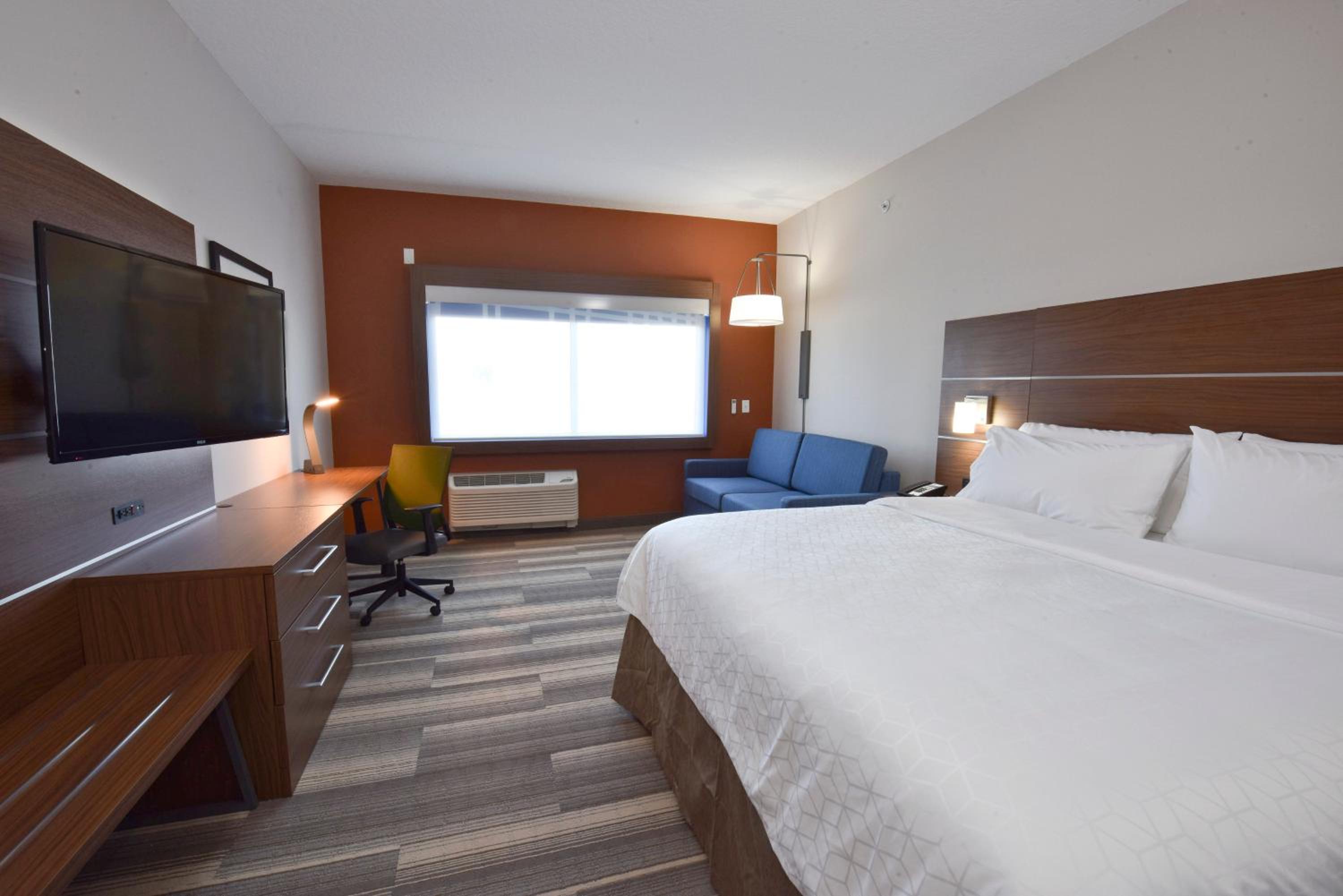 holiday inn express and suites orlando lake nona area