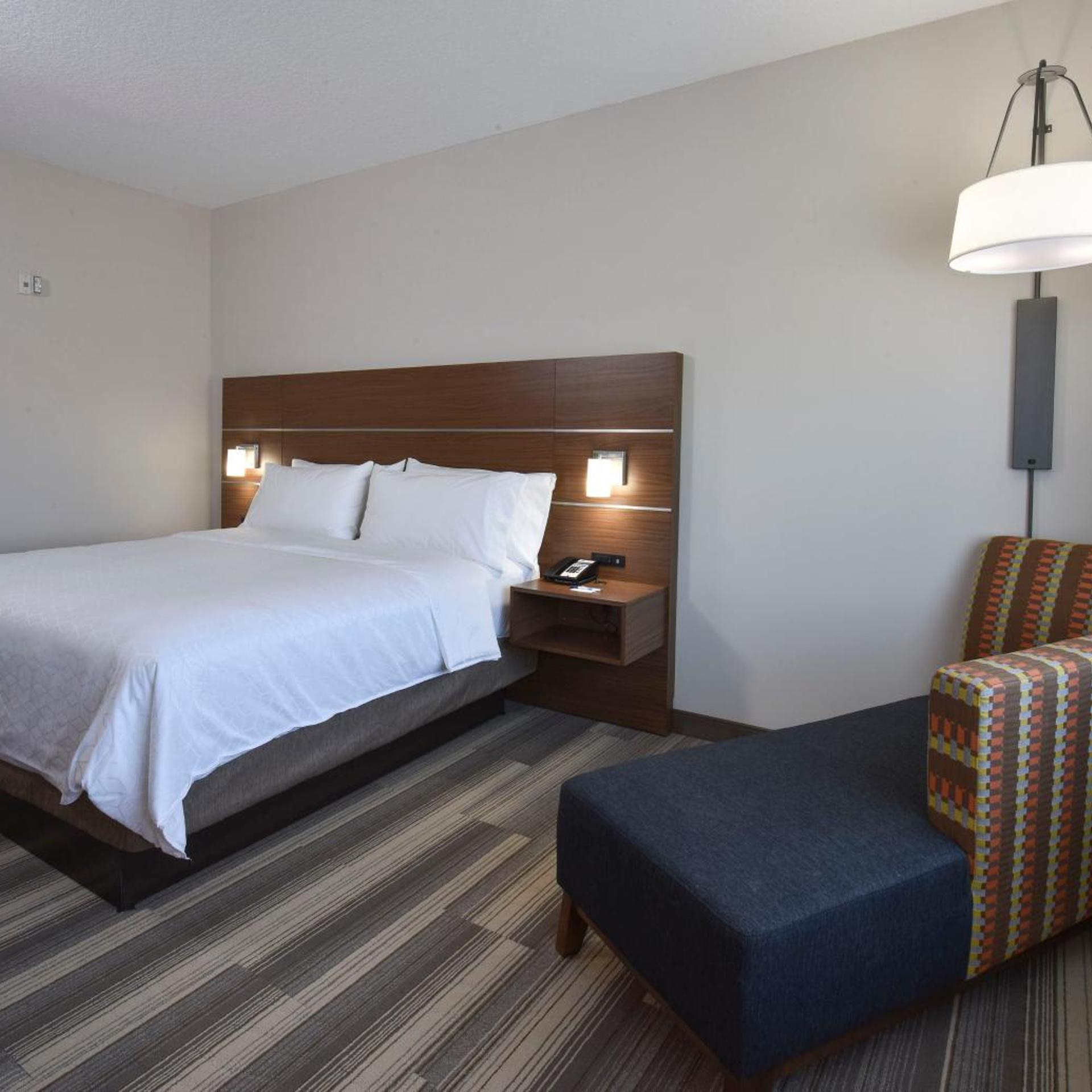holiday inn express and suites orlando lake nona area