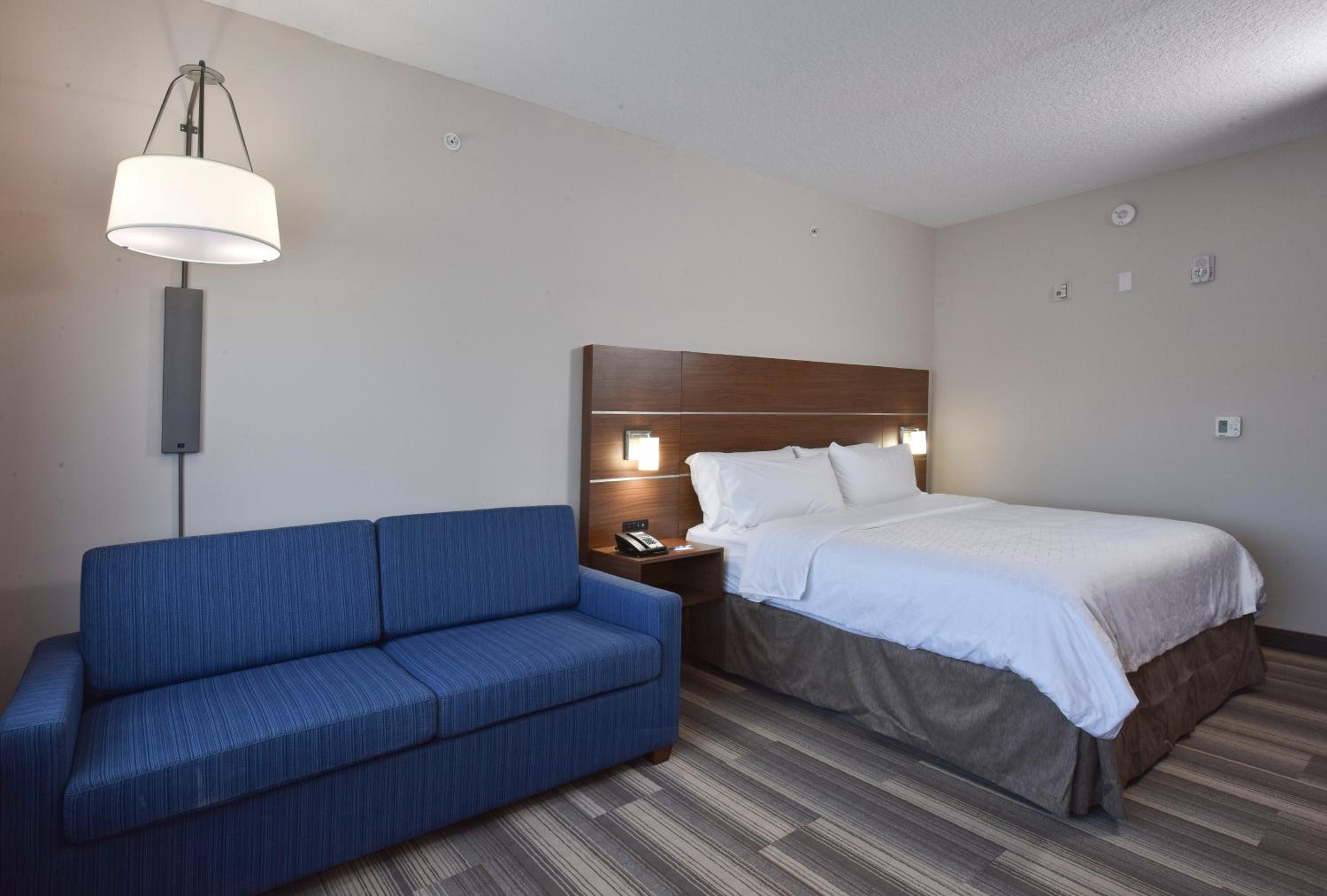 holiday inn express and suites orlando lake nona area