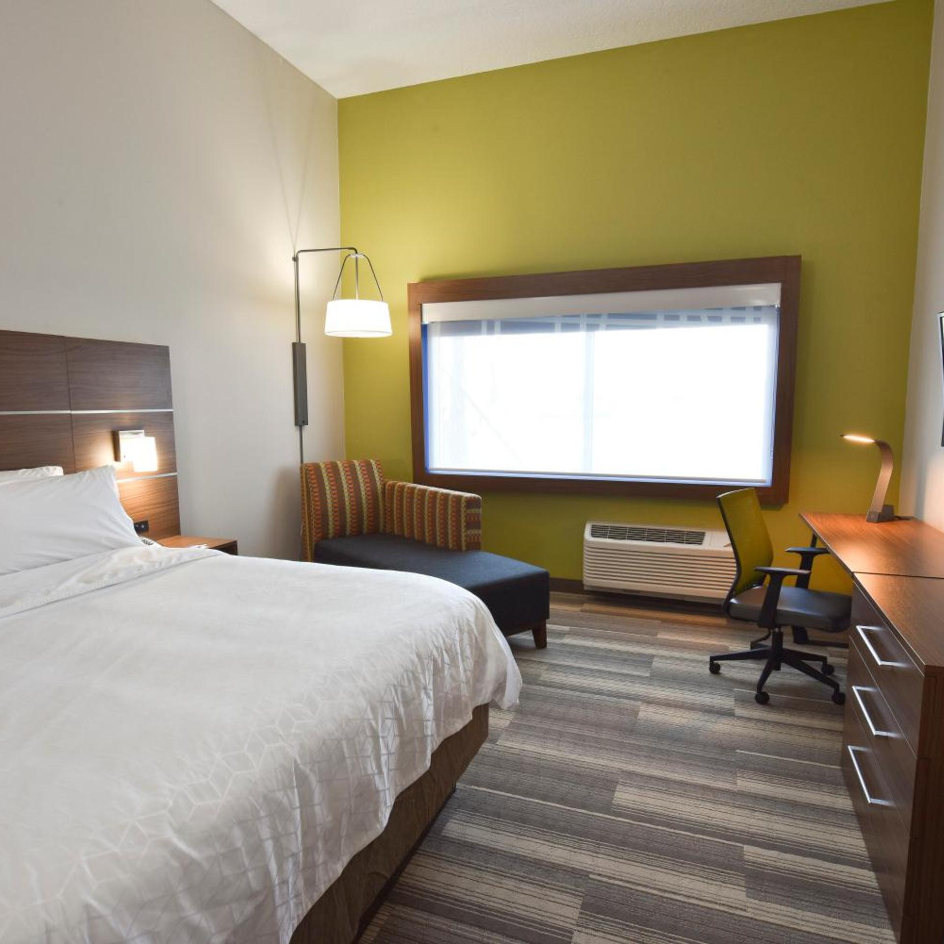 holiday inn express and suites orlando lake nona area