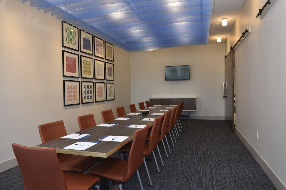 holiday inn express and suites orlando lake nona area