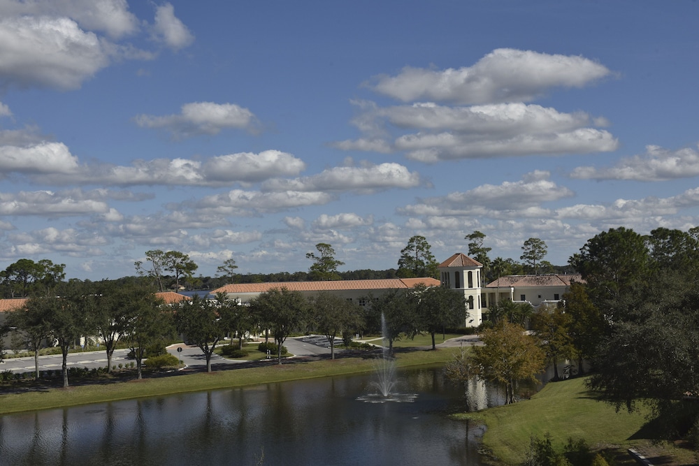 holiday inn express and suites orlando lake nona area