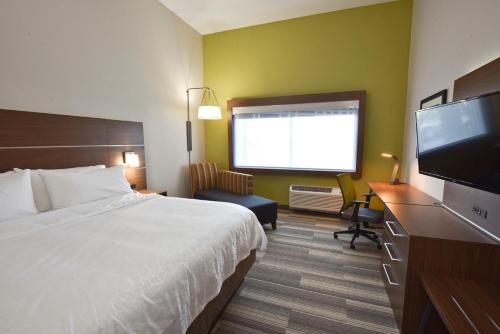 holiday inn express and suites orlando lake nona area