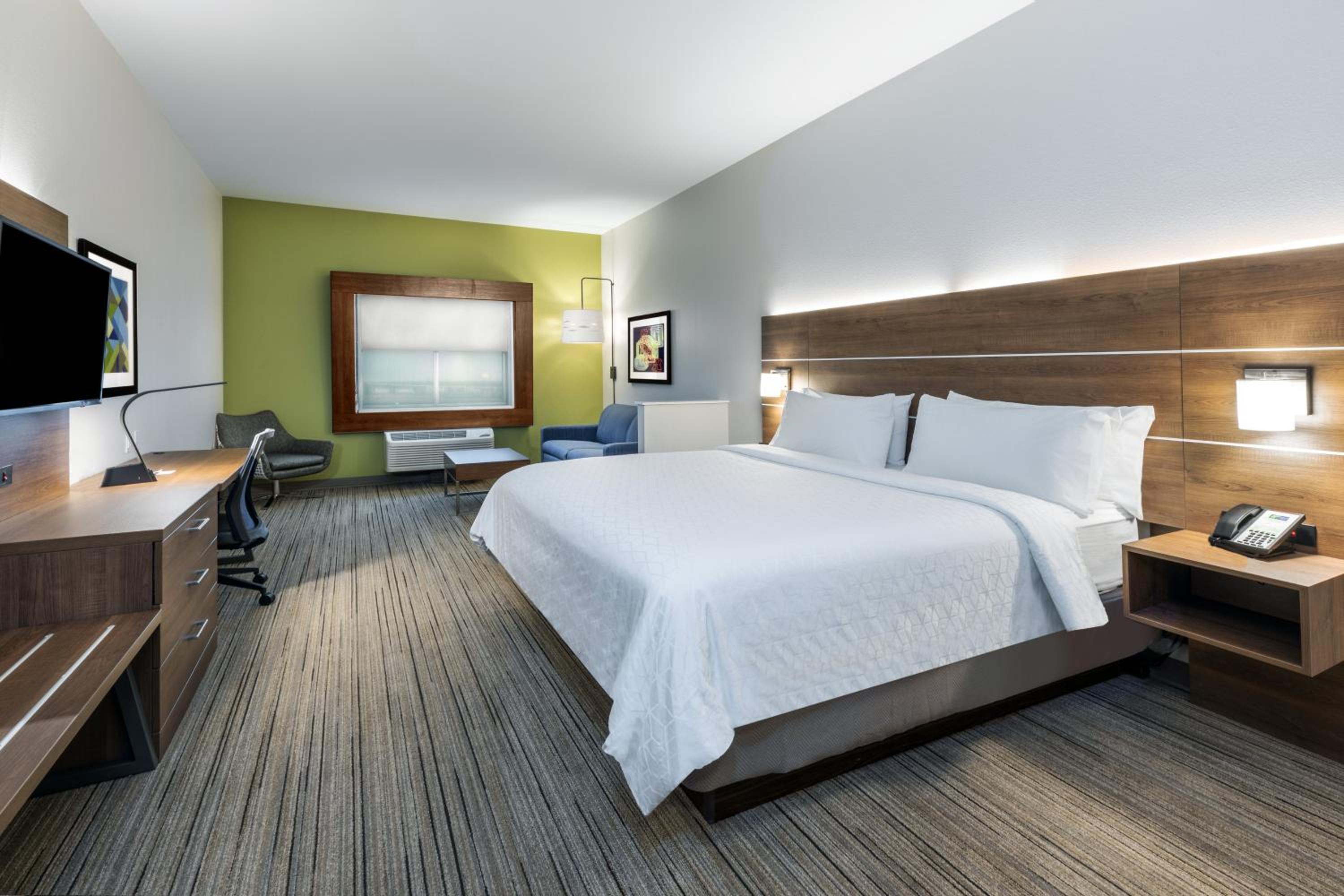 holiday inn express and suites junction an ihg hotel