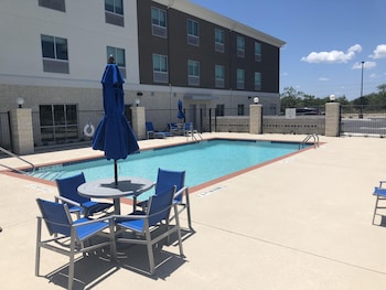 holiday inn express and suites junction an ihg hotel