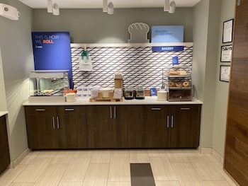 holiday inn express and suites junction an ihg hotel