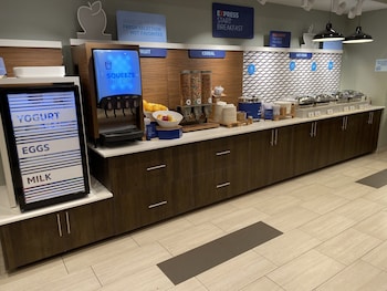 holiday inn express and suites junction an ihg hotel