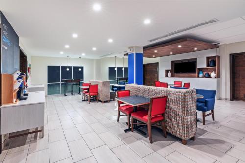 holiday inn express and suites junction an ihg hotel