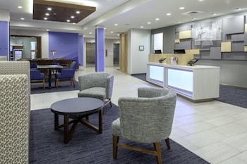 hol inn exp and suites phoenix east gilbert
