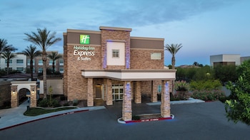 hol inn exp and suites phoenix east gilbert