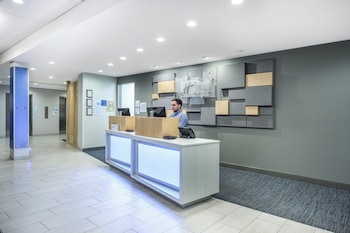 hol inn exp and suites phoenix east gilbert