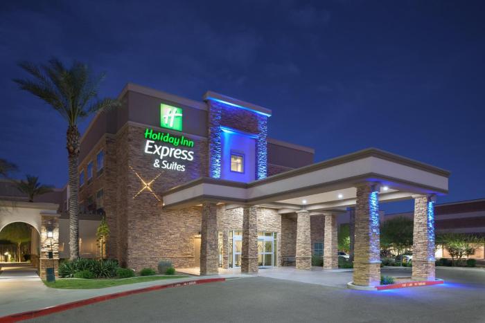 hol inn exp and suites phoenix east gilbert