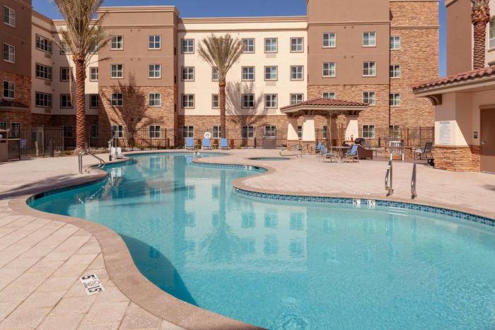 hol inn exp and suites phoenix east gilbert