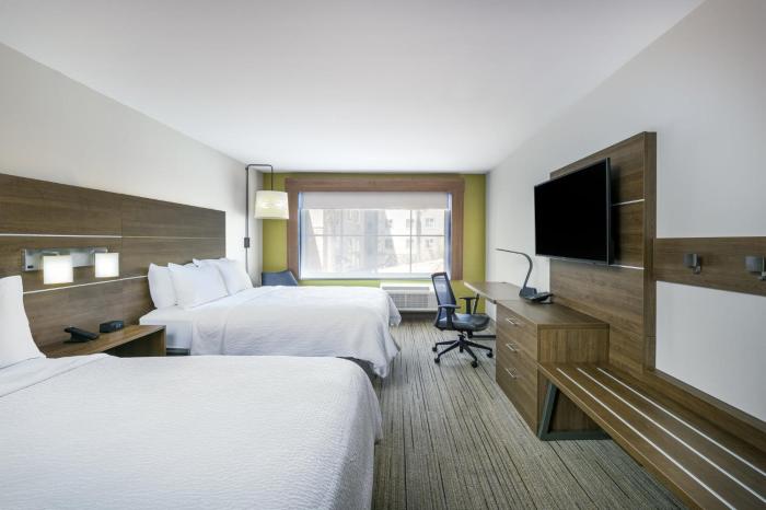 hol inn exp and suites phoenix east gilbert