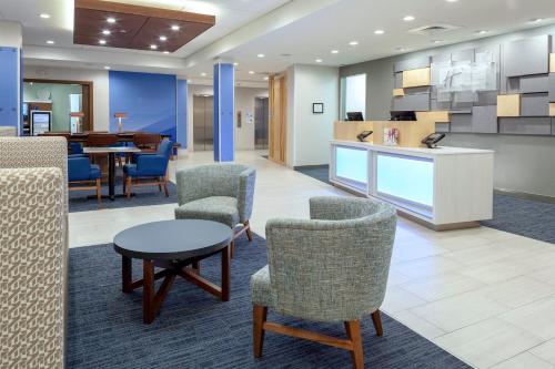 hol inn exp and suites phoenix east gilbert