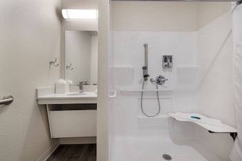 soka suites dallas las colinas