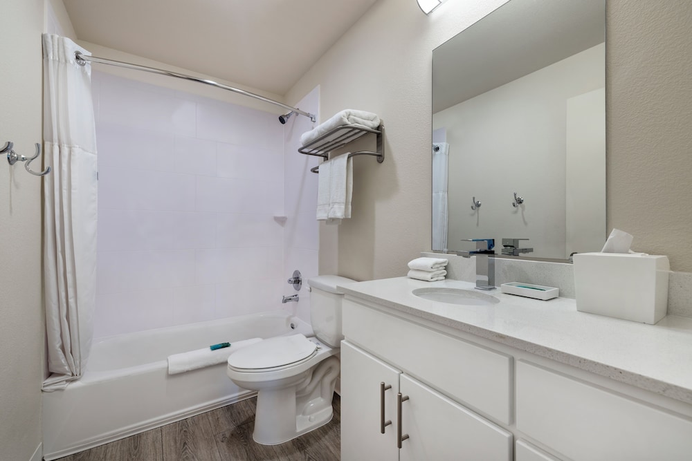 soka suites dallas las colinas