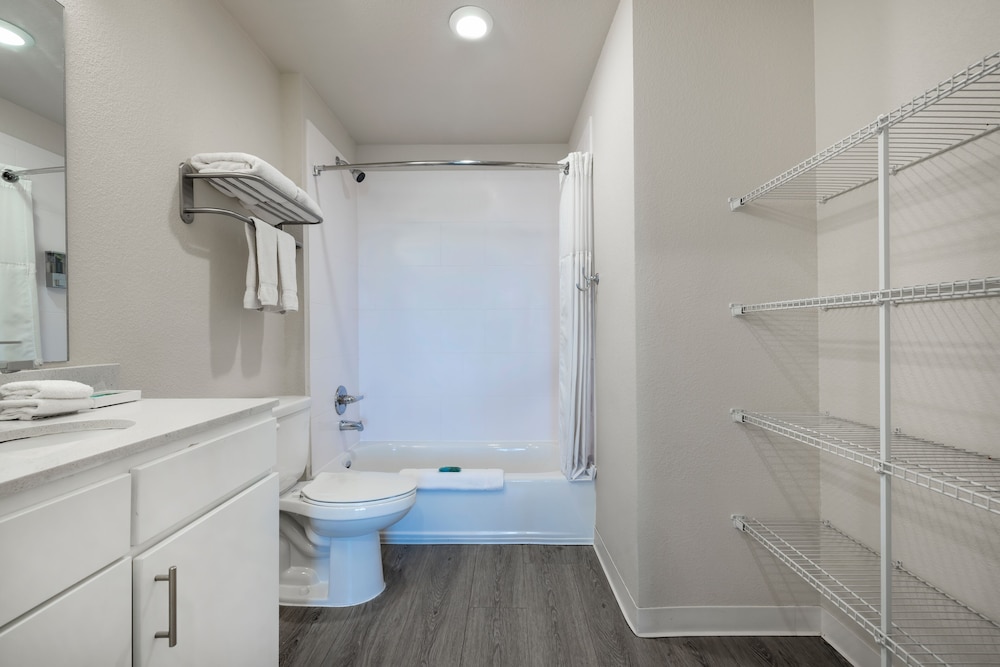 soka suites dallas las colinas