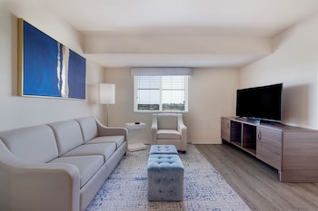 soka suites dallas las colinas