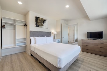 soka suites dallas las colinas