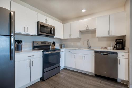 soka suites dallas las colinas