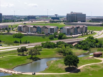 soka suites dallas las colinas