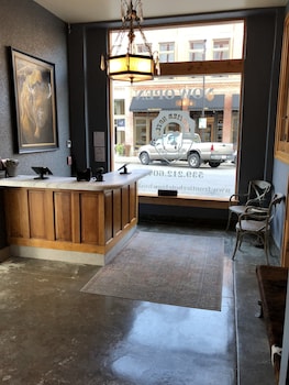 frontier hotel pawhuska