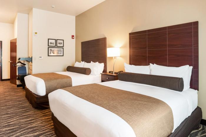 cobblestone hotel and suites appleton international airport