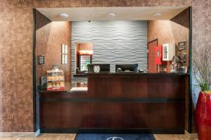 cobblestone hotel and suites appleton international airport