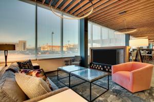 The Rose Chicago, Tapestry Collection By Hilton,Chicago>>Bellwood,4 star