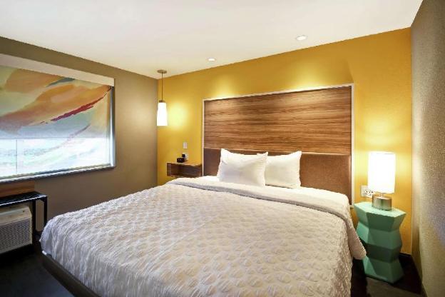 tru by hilton louisville airport