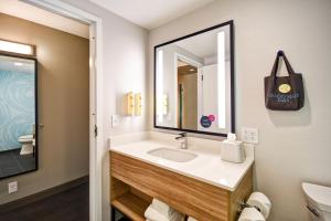 tru by hilton louisville airport