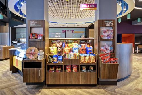 tru by hilton louisville airport