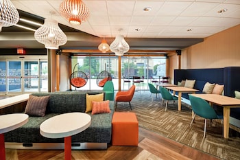 tru by hilton louisville airport