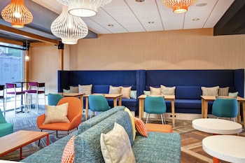 tru by hilton louisville airport