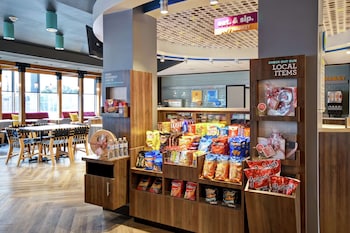 tru by hilton louisville airport