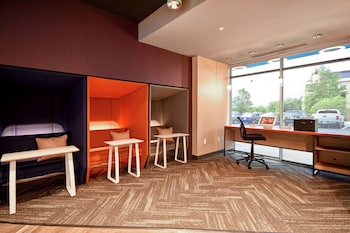 tru by hilton louisville airport