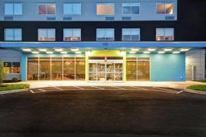 tru by hilton louisville airport