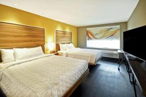 tru by hilton louisville airport