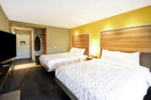 tru by hilton louisville airport