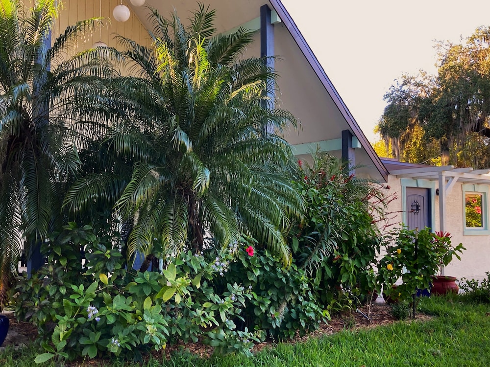 retreat at crystal manatee