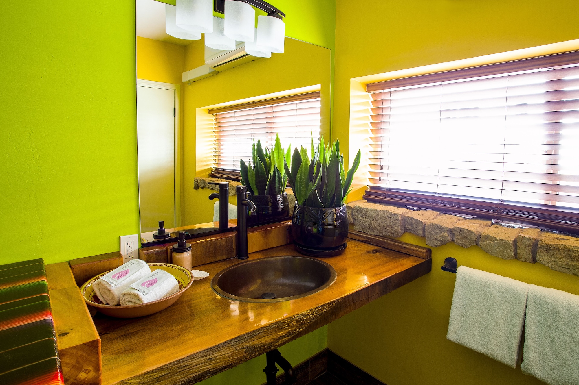 nomads hotel near san clemente pier