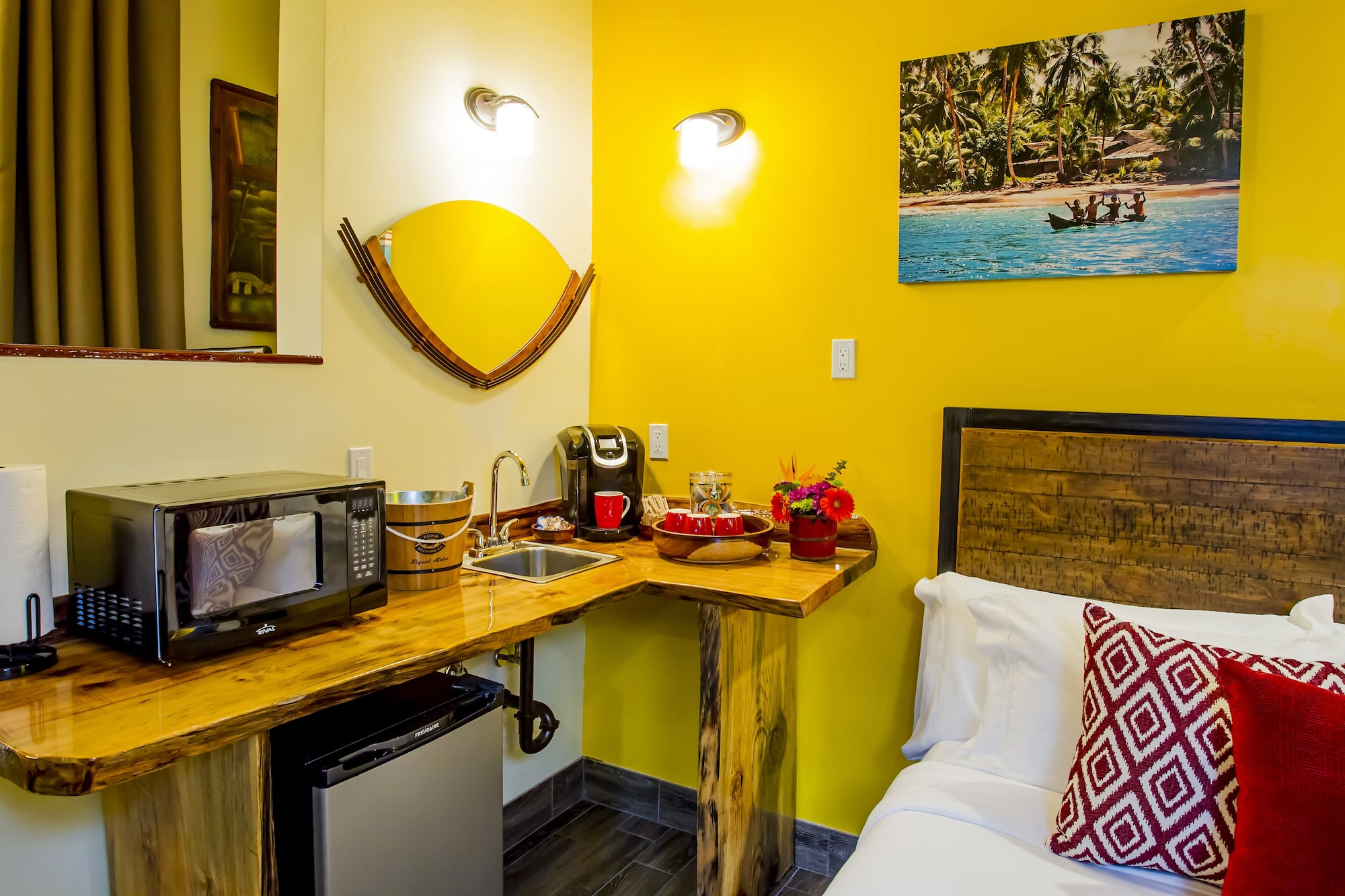 nomads hotel near san clemente pier