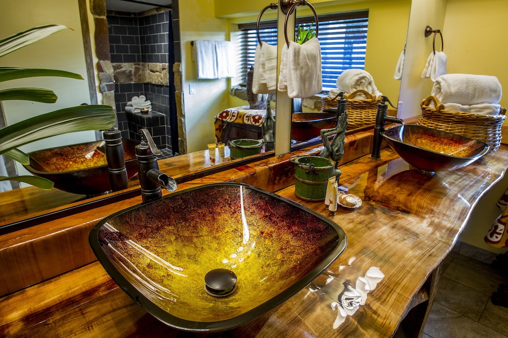 nomads hotel near san clemente pier