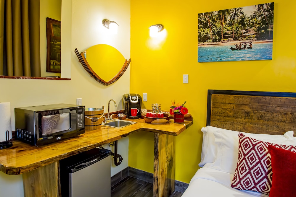 nomads hotel near san clemente pier