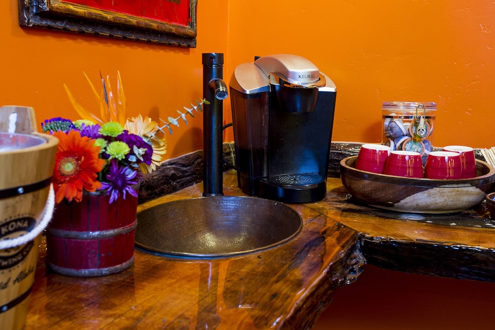 nomads hotel near san clemente pier