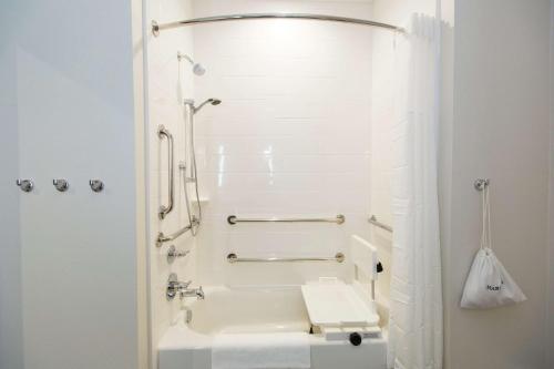 hampton inn mustang