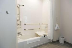 hampton inn mustang